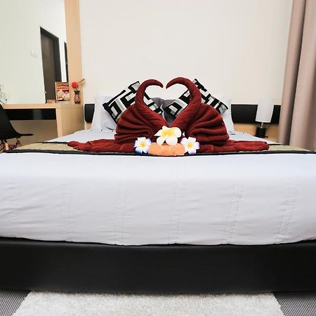 Mlh Deluxe Studio Suites @ Landmark Residence Cheras Bagian luar foto