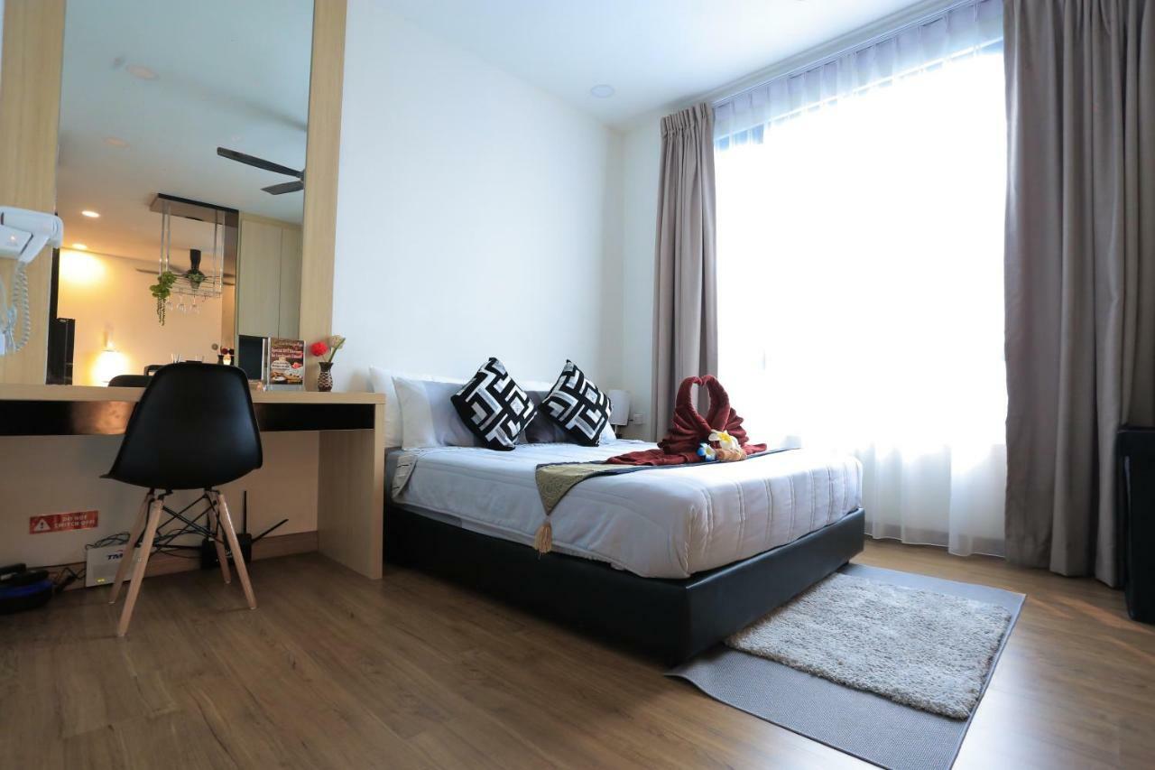 Mlh Deluxe Studio Suites @ Landmark Residence Cheras Bagian luar foto