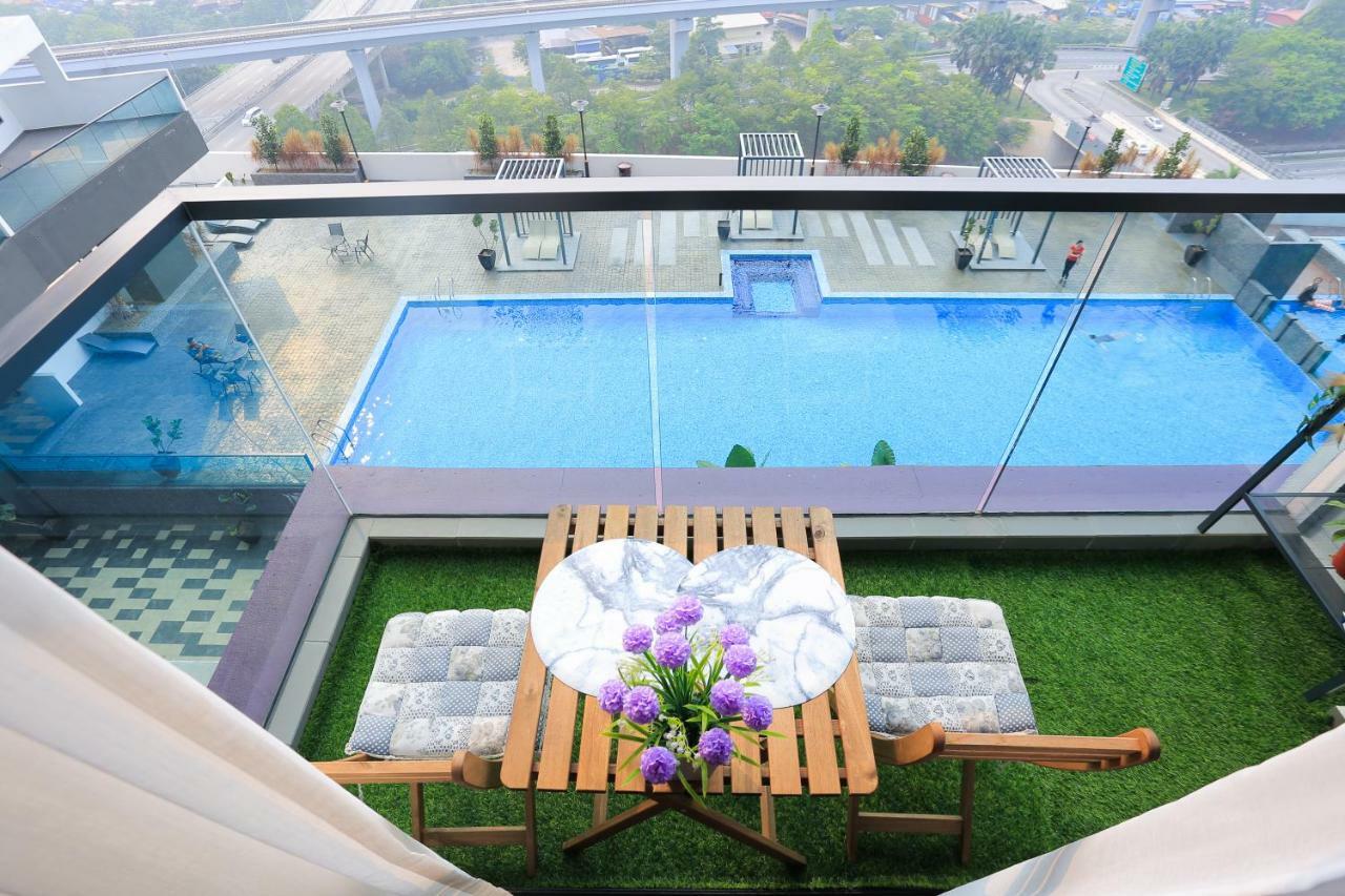Mlh Deluxe Studio Suites @ Landmark Residence Cheras Bagian luar foto