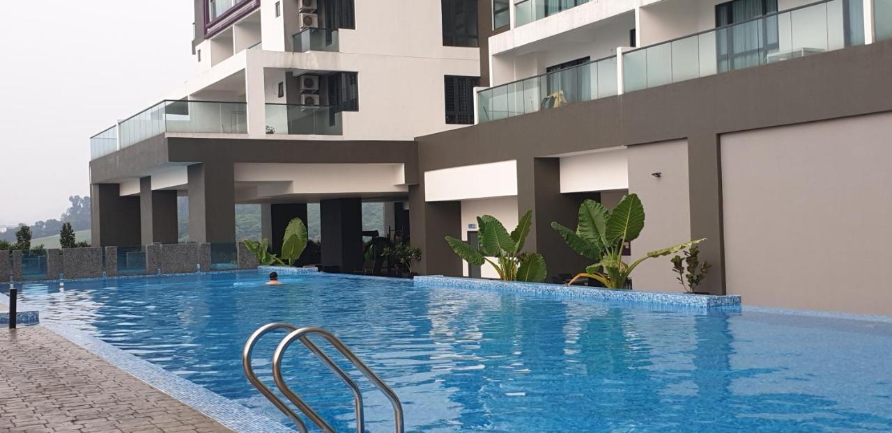 Mlh Deluxe Studio Suites @ Landmark Residence Cheras Bagian luar foto